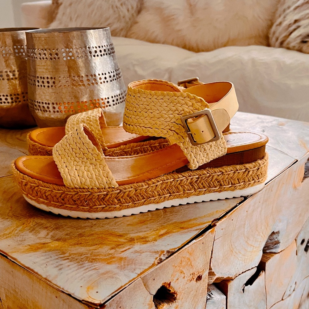 NEW!✨ SODA BRAIDED WEDGE SANDALS